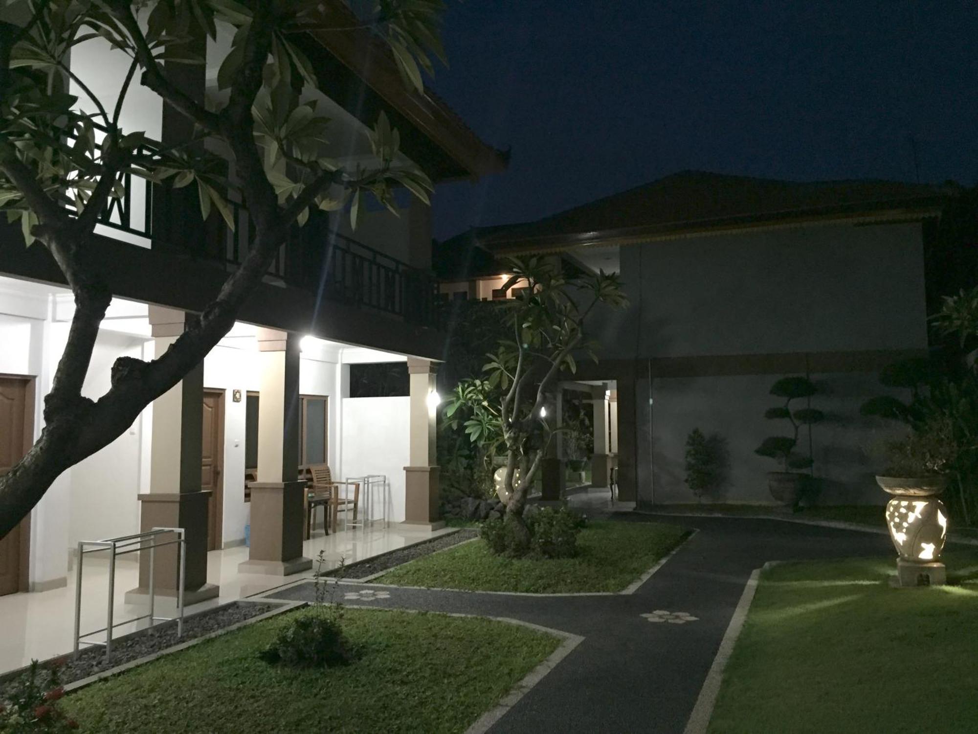 Agung Cottages Kuta  Exterior photo